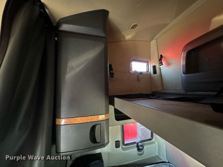 image for item DV4119 2016 International ProStar 122 semi truck