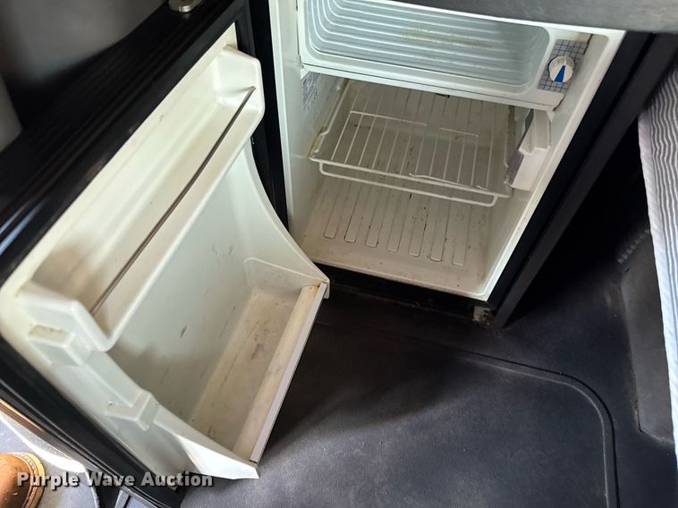 image for item DV4119 2016 International ProStar 122 semi truck