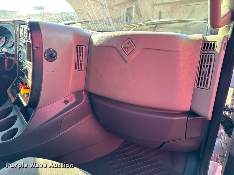 image for item DV4119 2016 International ProStar 122 semi truck