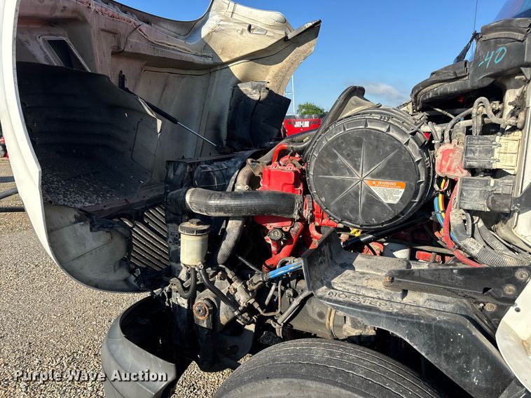 image for item DV4119 2016 International ProStar 122 semi truck