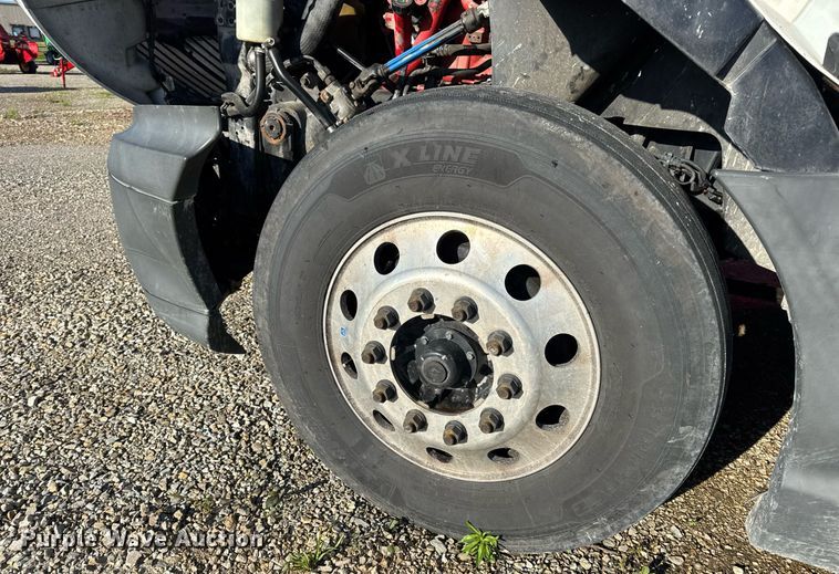 image for item DV4119 2016 International ProStar 122 semi truck