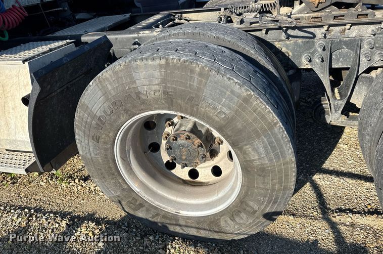 image for item DV4119 2016 International ProStar 122 semi truck