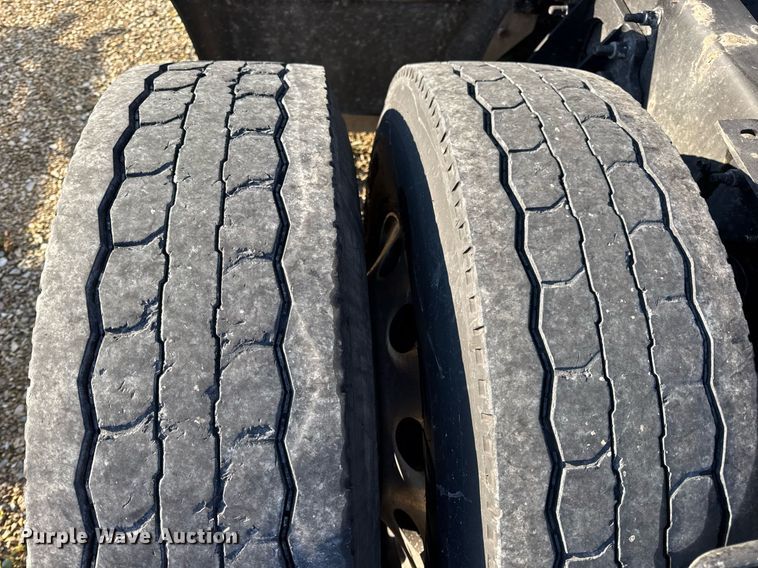 image for item DV4119 2016 International ProStar 122 semi truck