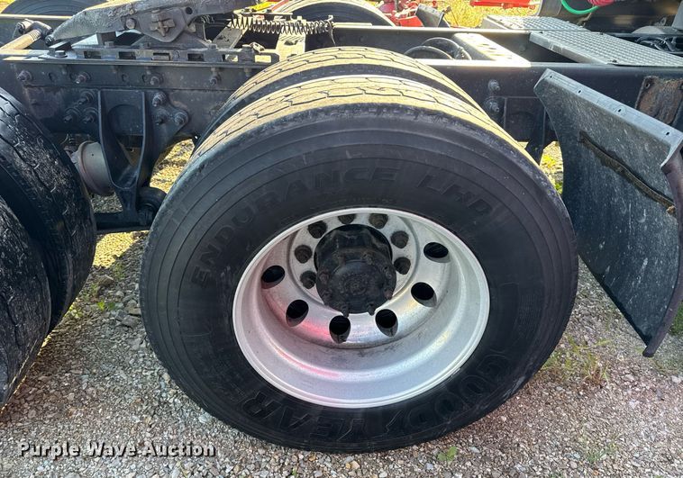 image for item DV4119 2016 International ProStar 122 semi truck