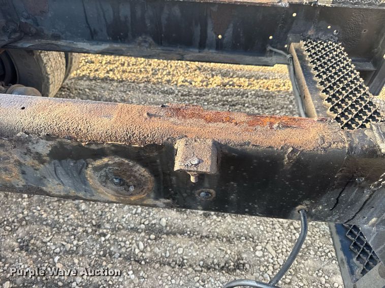 image for item DV4215 2011 International DuraStar 4400 truck cab and chassis