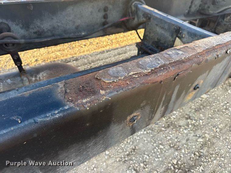 image for item DV4215 2011 International DuraStar 4400 truck cab and chassis