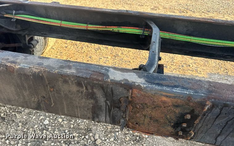 image for item DV4215 2011 International DuraStar 4400 truck cab and chassis