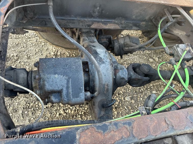 image for item DV4215 2011 International DuraStar 4400 truck cab and chassis