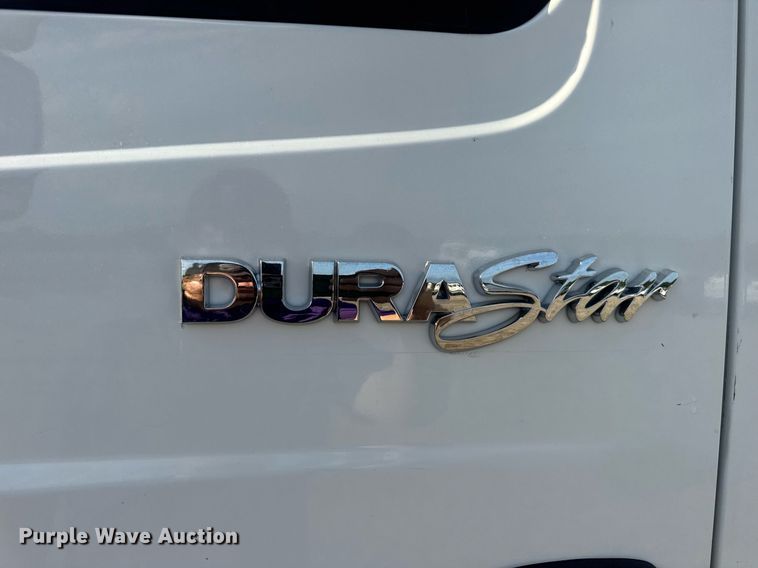 image for item DV4215 2011 International DuraStar 4400 truck cab and chassis