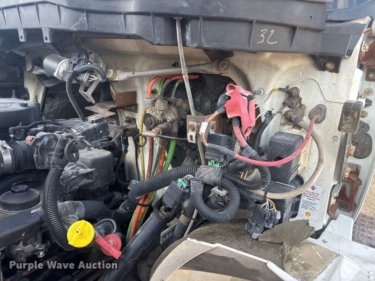 image for item DV4215 2011 International DuraStar 4400 truck cab and chassis