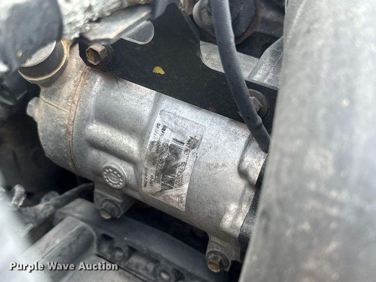 image for item DV4215 2011 International DuraStar 4400 truck cab and chassis