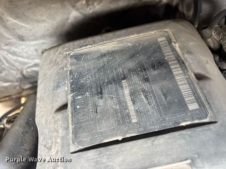 image for item DV4215 2011 International DuraStar 4400 truck cab and chassis