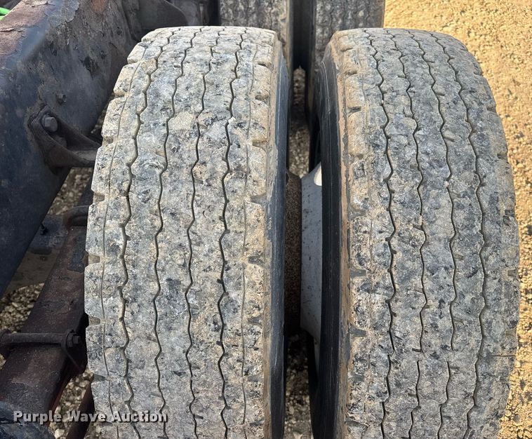 image for item DV4215 2011 International DuraStar 4400 truck cab and chassis