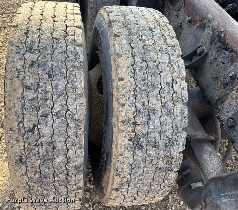 image for item DV4215 2011 International DuraStar 4400 truck cab and chassis