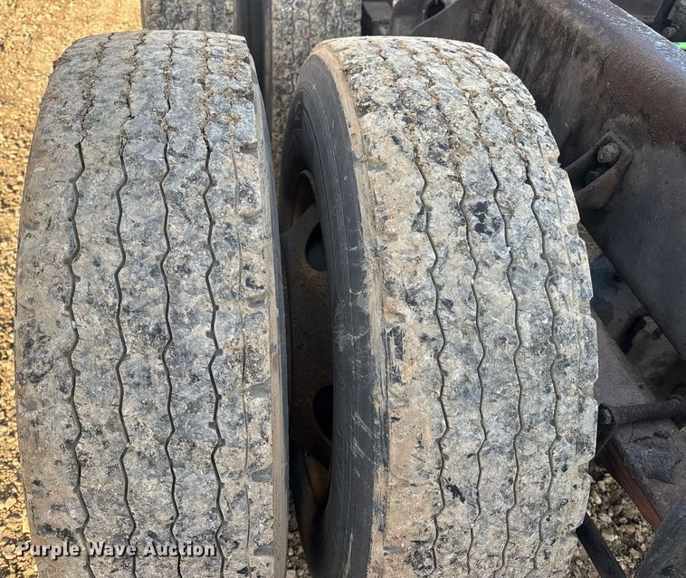 image for item DV4215 2011 International DuraStar 4400 truck cab and chassis