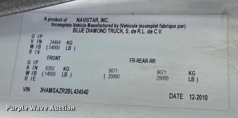 image for item DV4215 2011 International DuraStar 4400 truck cab and chassis