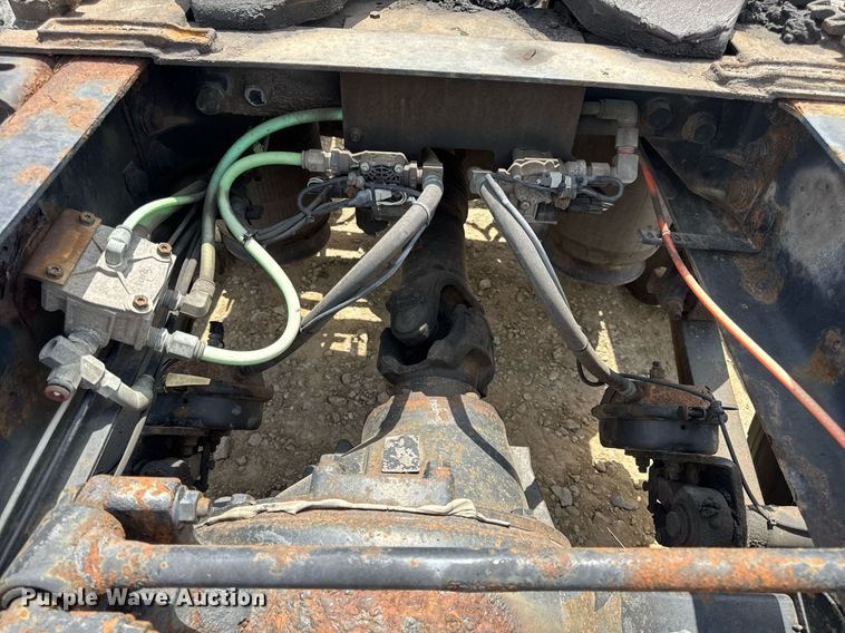 image for item DV4216 2007 International 9200i semi truck