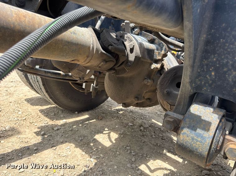 image for item DV4216 2007 International 9200i semi truck