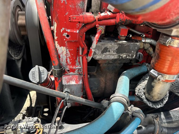 image for item DV4216 2007 International 9200i semi truck