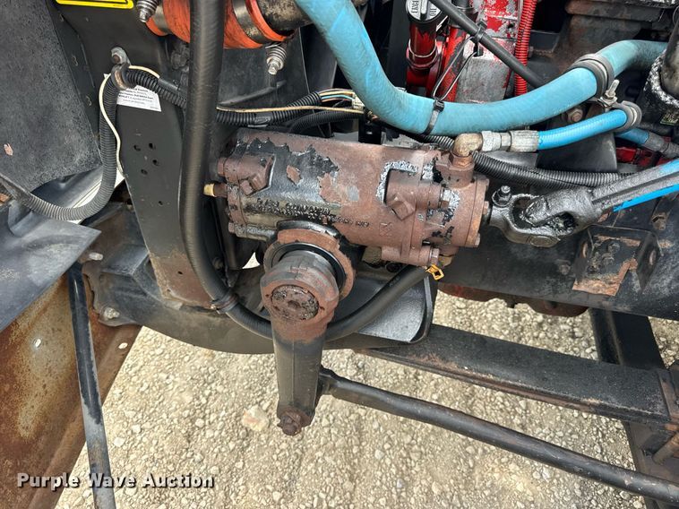 image for item DV4216 2007 International 9200i semi truck