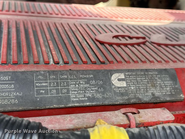 image for item DV4216 2007 International 9200i semi truck