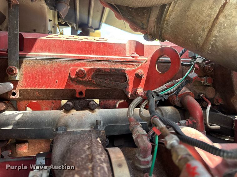 image for item DV4216 2007 International 9200i semi truck