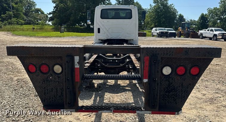 image for item DV4217 2011 International DuraStar 4300 truck cab and chassis