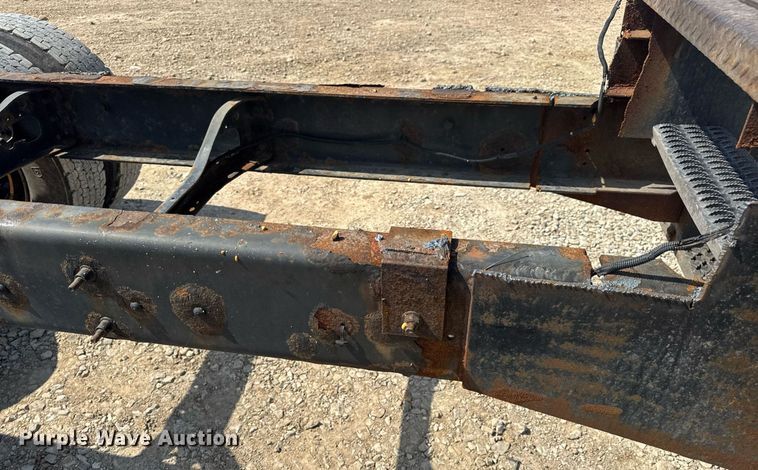 image for item DV4217 2011 International DuraStar 4300 truck cab and chassis