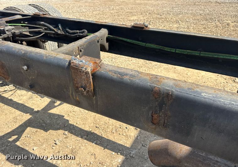 image for item DV4217 2011 International DuraStar 4300 truck cab and chassis