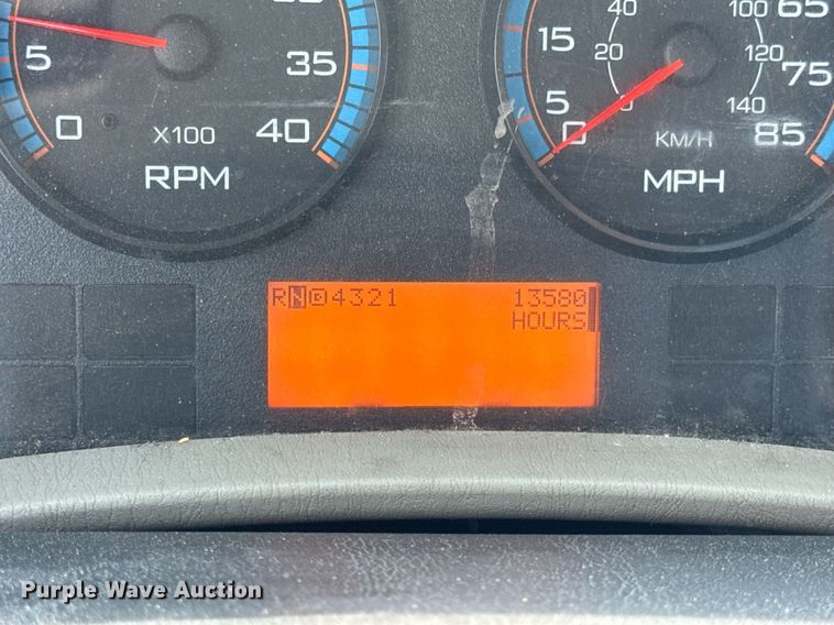 image for item DV4217 2011 International DuraStar 4300 truck cab and chassis