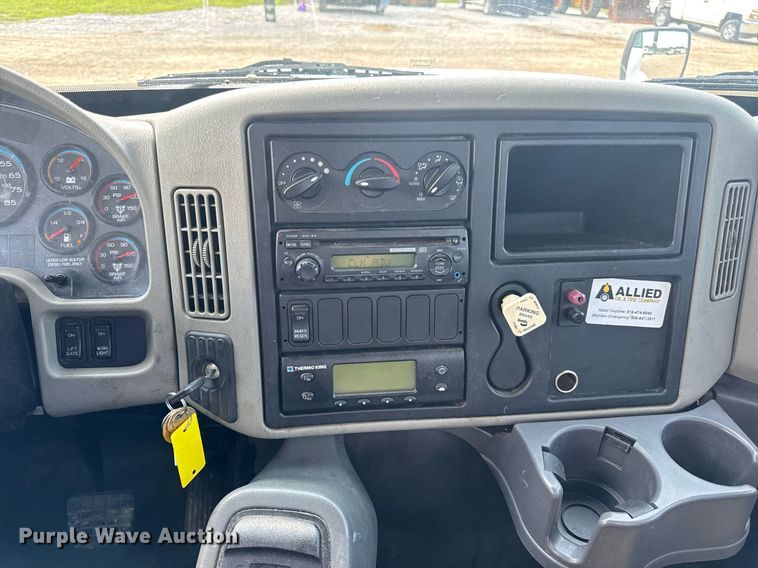 image for item DV4217 2011 International DuraStar 4300 truck cab and chassis