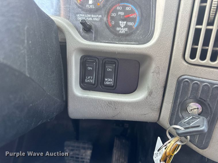 image for item DV4217 2011 International DuraStar 4300 truck cab and chassis