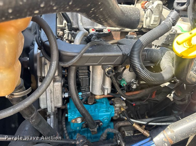 image for item DV4217 2011 International DuraStar 4300 truck cab and chassis