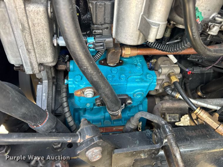 image for item DV4217 2011 International DuraStar 4300 truck cab and chassis