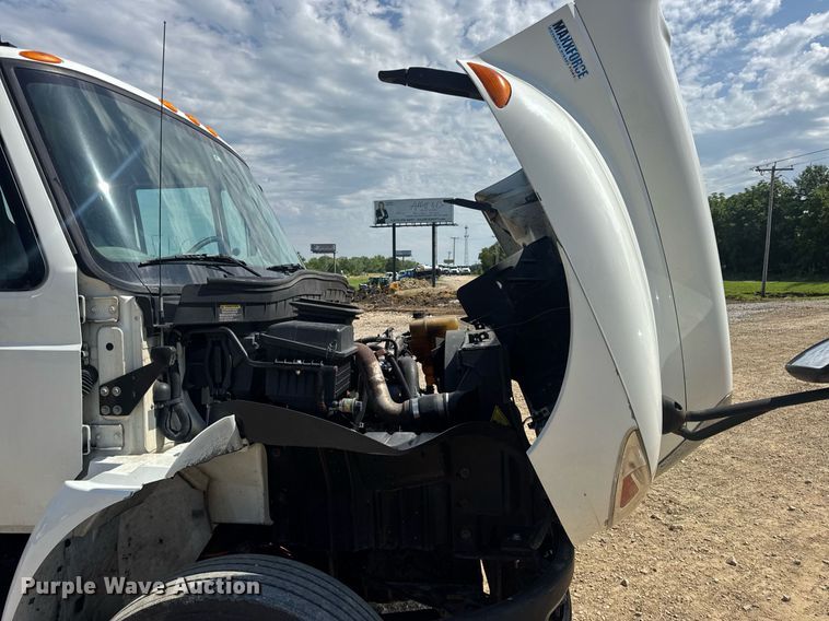 image for item DV4217 2011 International DuraStar 4300 truck cab and chassis