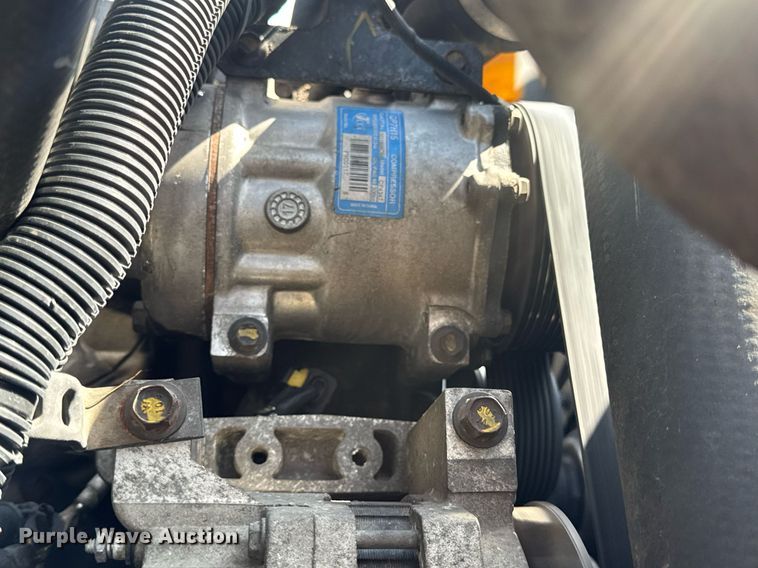 image for item DV4217 2011 International DuraStar 4300 truck cab and chassis