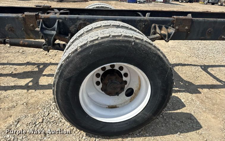 image for item DV4217 2011 International DuraStar 4300 truck cab and chassis