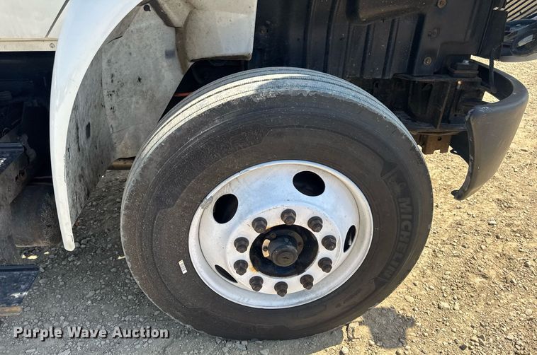 image for item DV4217 2011 International DuraStar 4300 truck cab and chassis