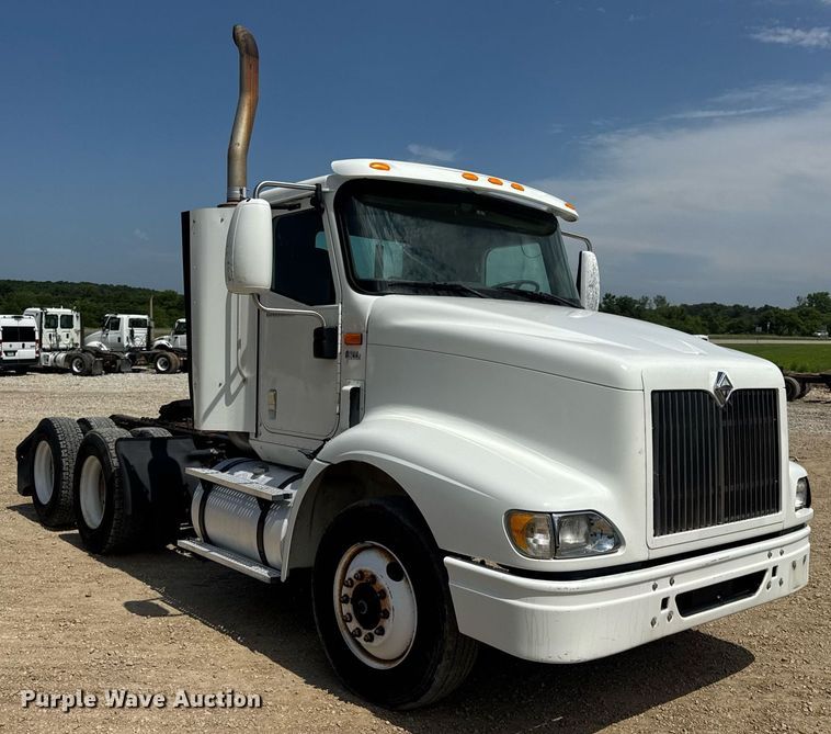 image for item DV4218 2007 International 9200i semi truck