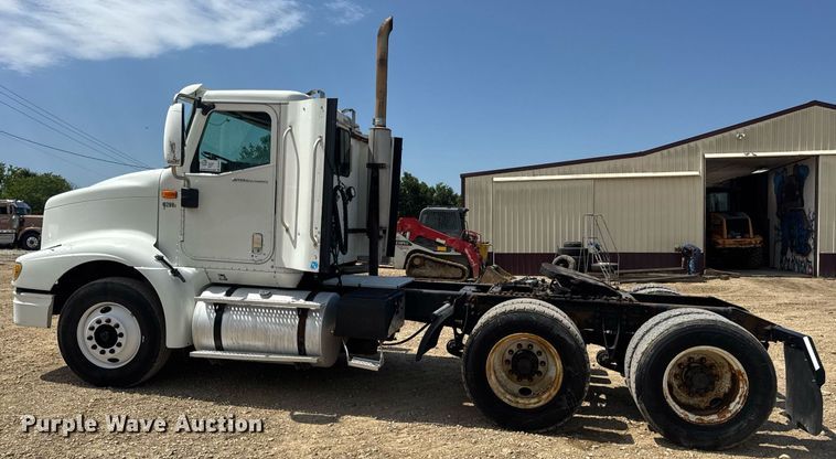 image for item DV4218 2007 International 9200i semi truck