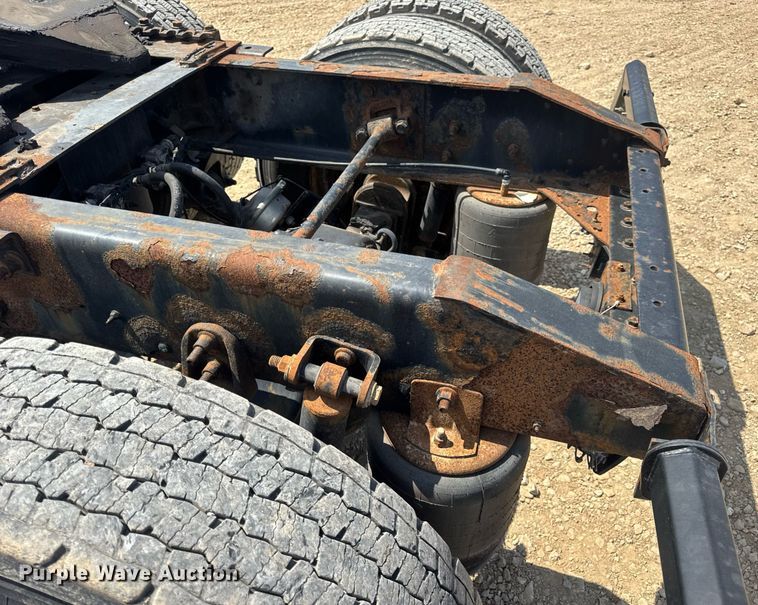 image for item DV4218 2007 International 9200i semi truck