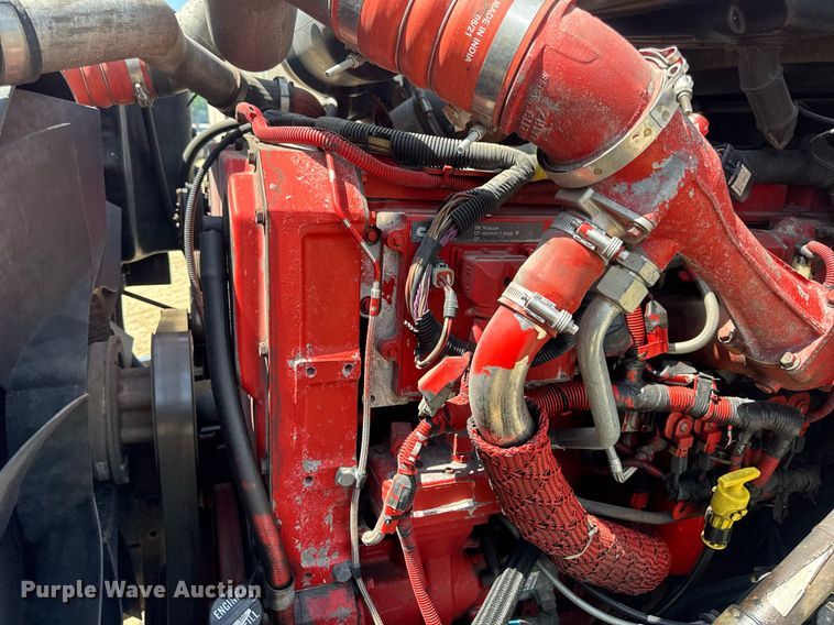 image for item DV4218 2007 International 9200i semi truck