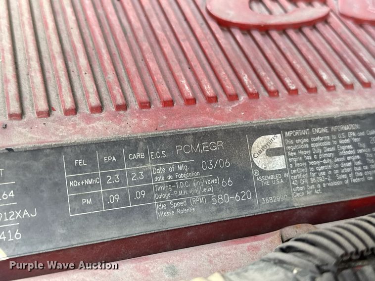 image for item DV4218 2007 International 9200i semi truck