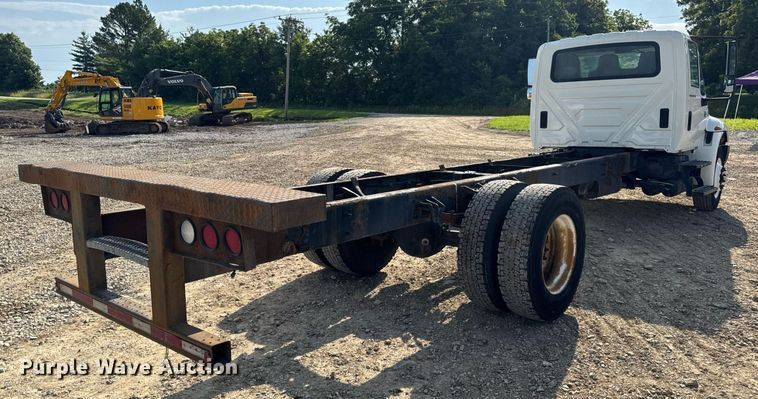 image for item DV4222 2007 International 4300 truck cab and chassis