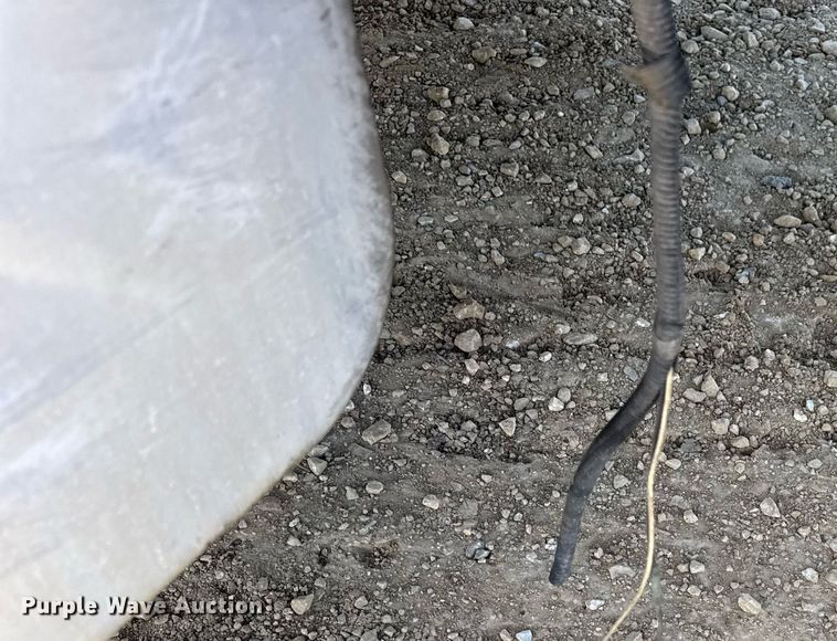 image for item DV4222 2007 International 4300 truck cab and chassis