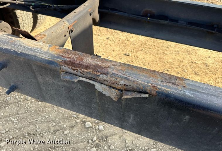 image for item DV4222 2007 International 4300 truck cab and chassis