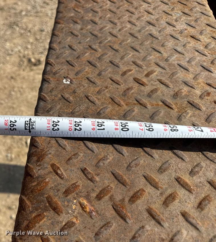 image for item DV4222 2007 International 4300 truck cab and chassis