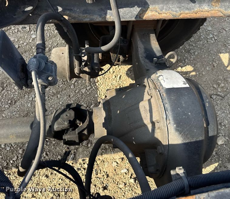 image for item DV4222 2007 International 4300 truck cab and chassis