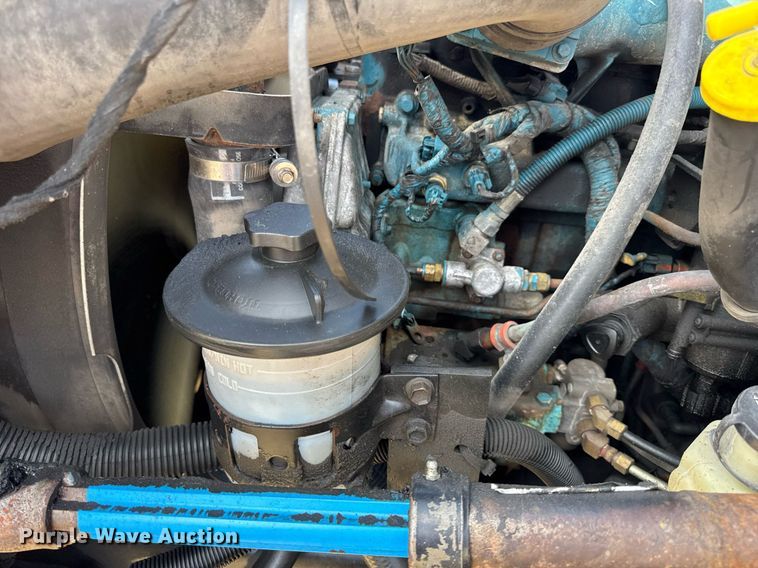 image for item DV4222 2007 International 4300 truck cab and chassis