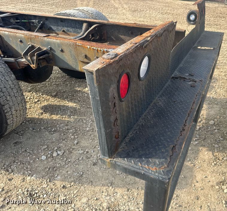 image for item DV4223 2010 International DuraStar 4300 truck cab and chassis